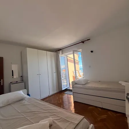 Falcon Apartment *