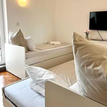 Falcon Apartment